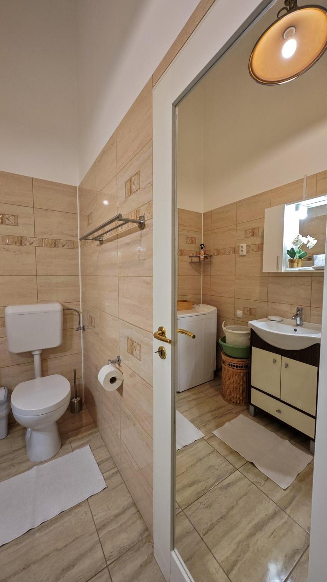 Neuhausz Residenz Ultra-central Apartment *